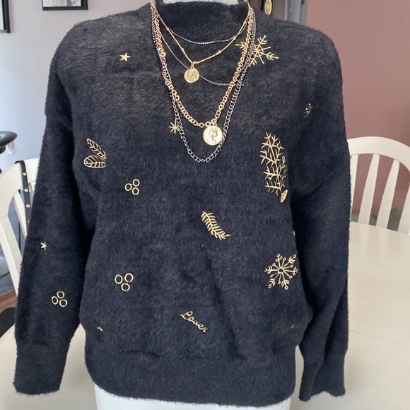 Dazy Christmas Embroidered Mock Neck Drop Shoulder Fluffy Knit Sweater Sz L NWOT - Picture 4 of 16